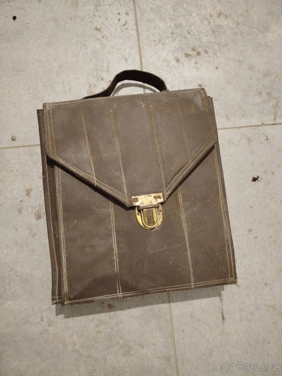 Dobová brašna na nářadí.