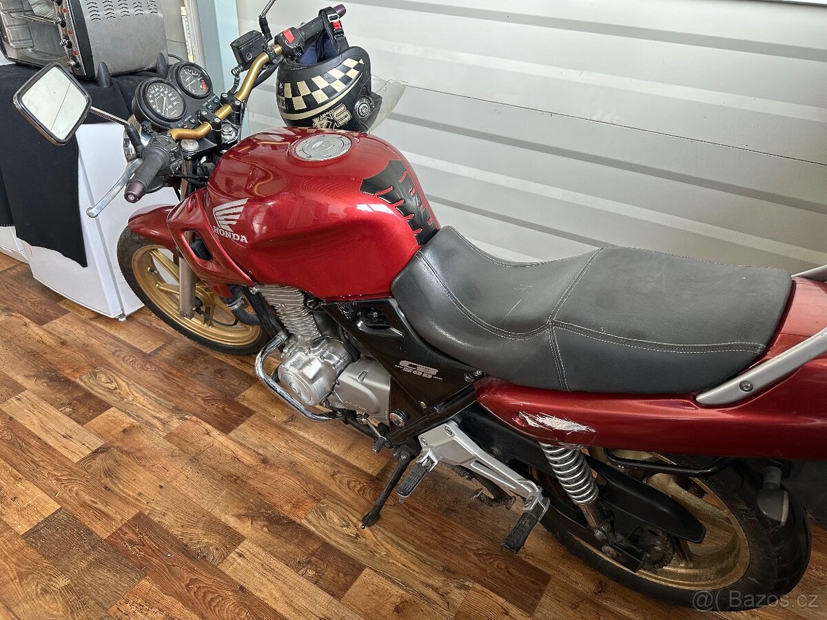 Honda CB500 (r. 2001, v TP 25 kW)