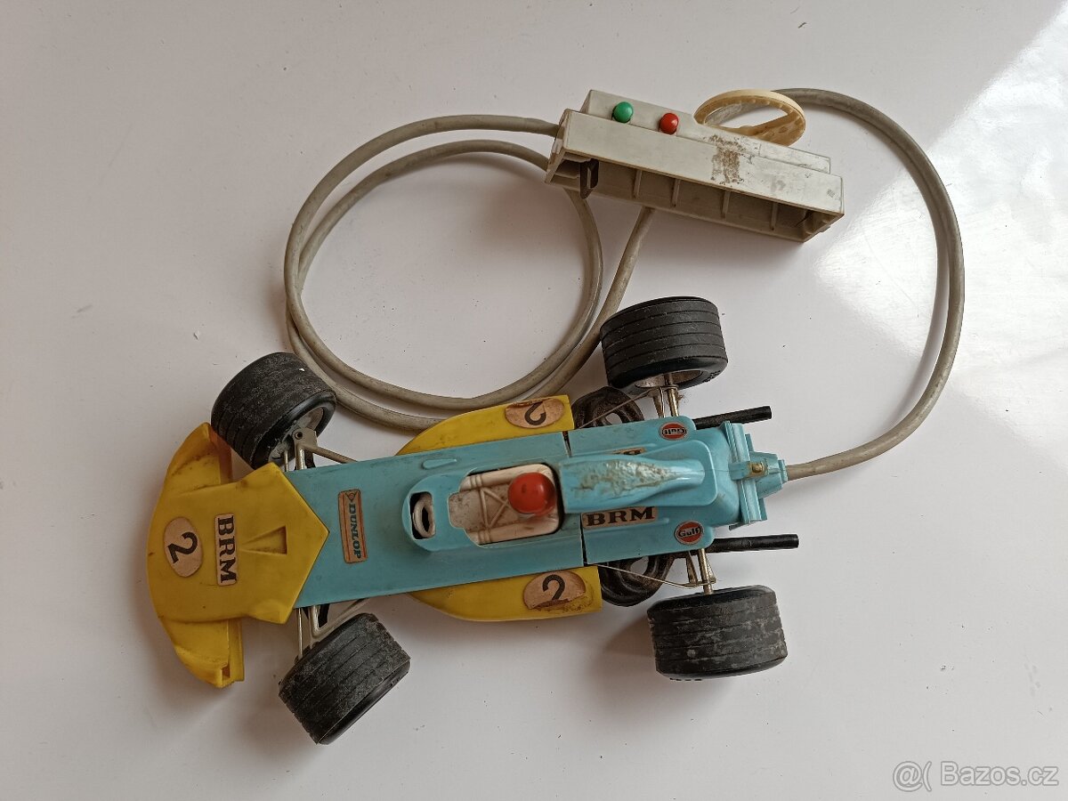 Prodám retro auto na baterky.