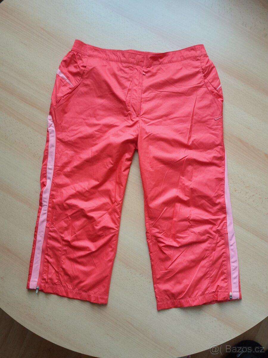 Dámské sportovní kalhoty NIKE