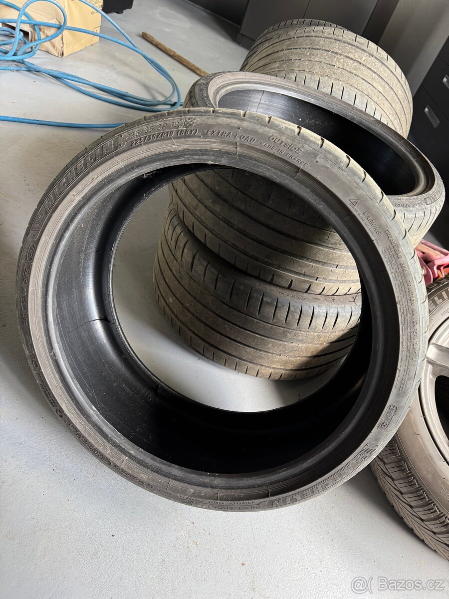 2x Michelin Pilot Sport 4S 225/35 R19 (88Y)