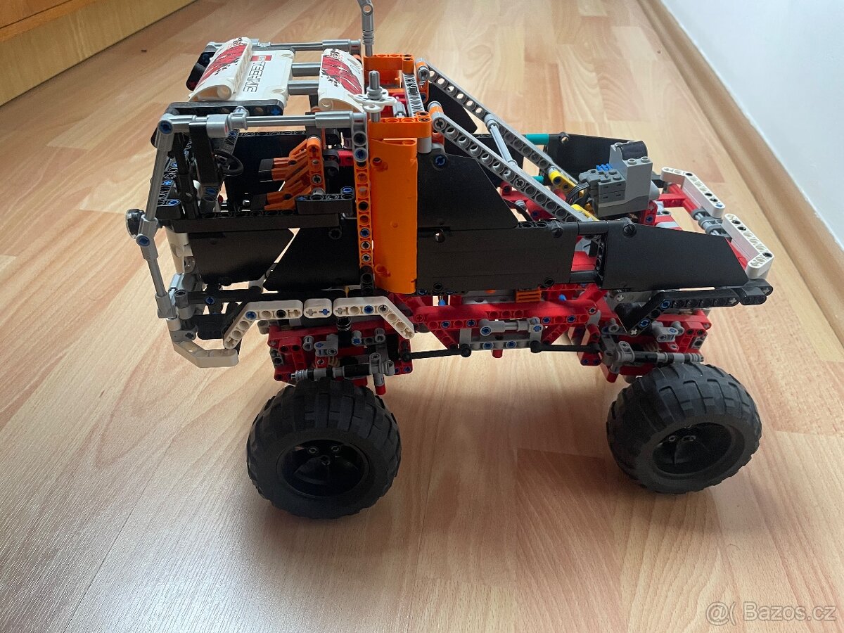 Lego 9398 Terénní auto