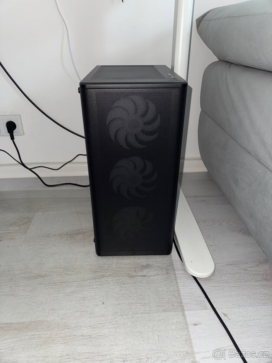 Herní PC set – pc + monitor + klávesnice + sluchátka