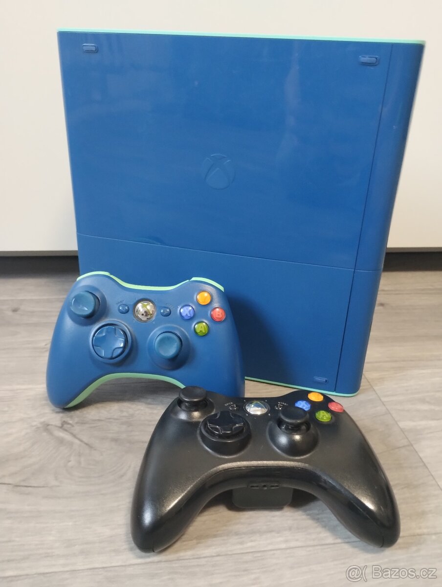 Xbox 360 – Blue Edition + 7 her