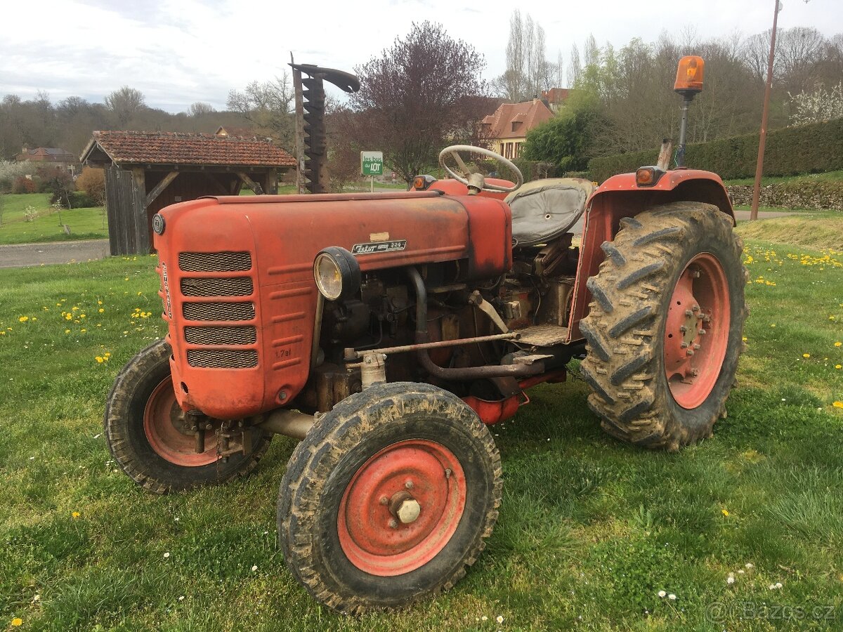 Zetor 3011 s kosou jedinečně zachovalý stav každý detail