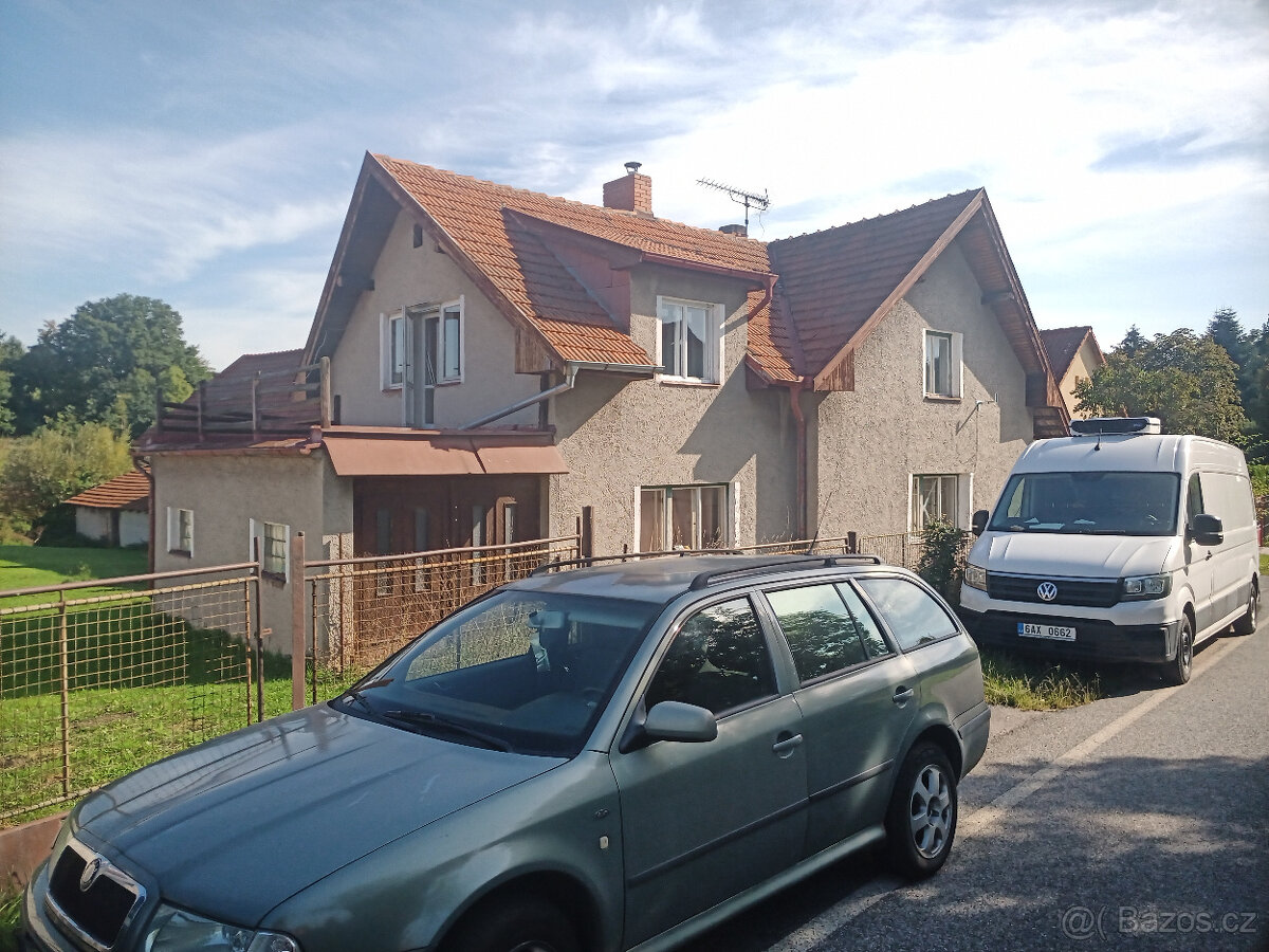 Prodám dvougenerační castecne rekonstruovany dům