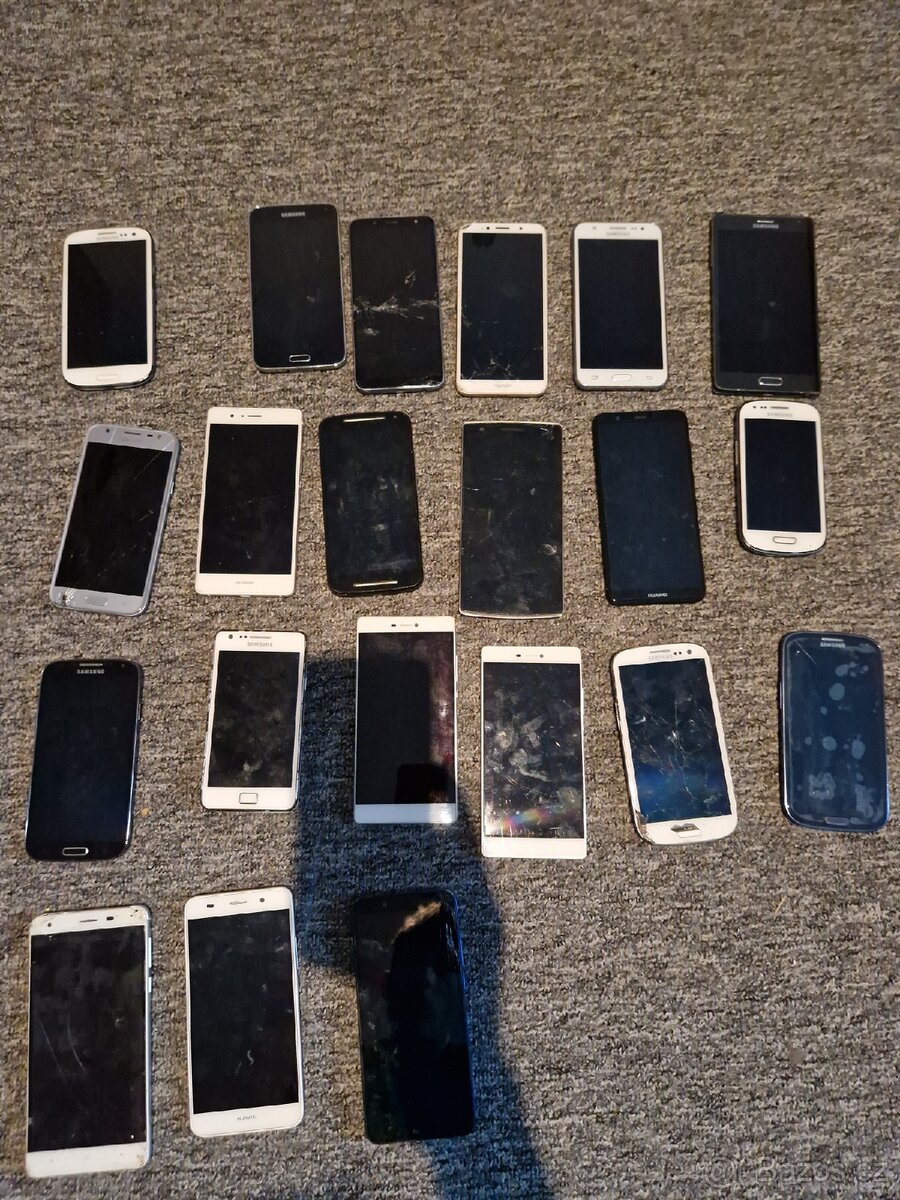 Sbírka telefonů