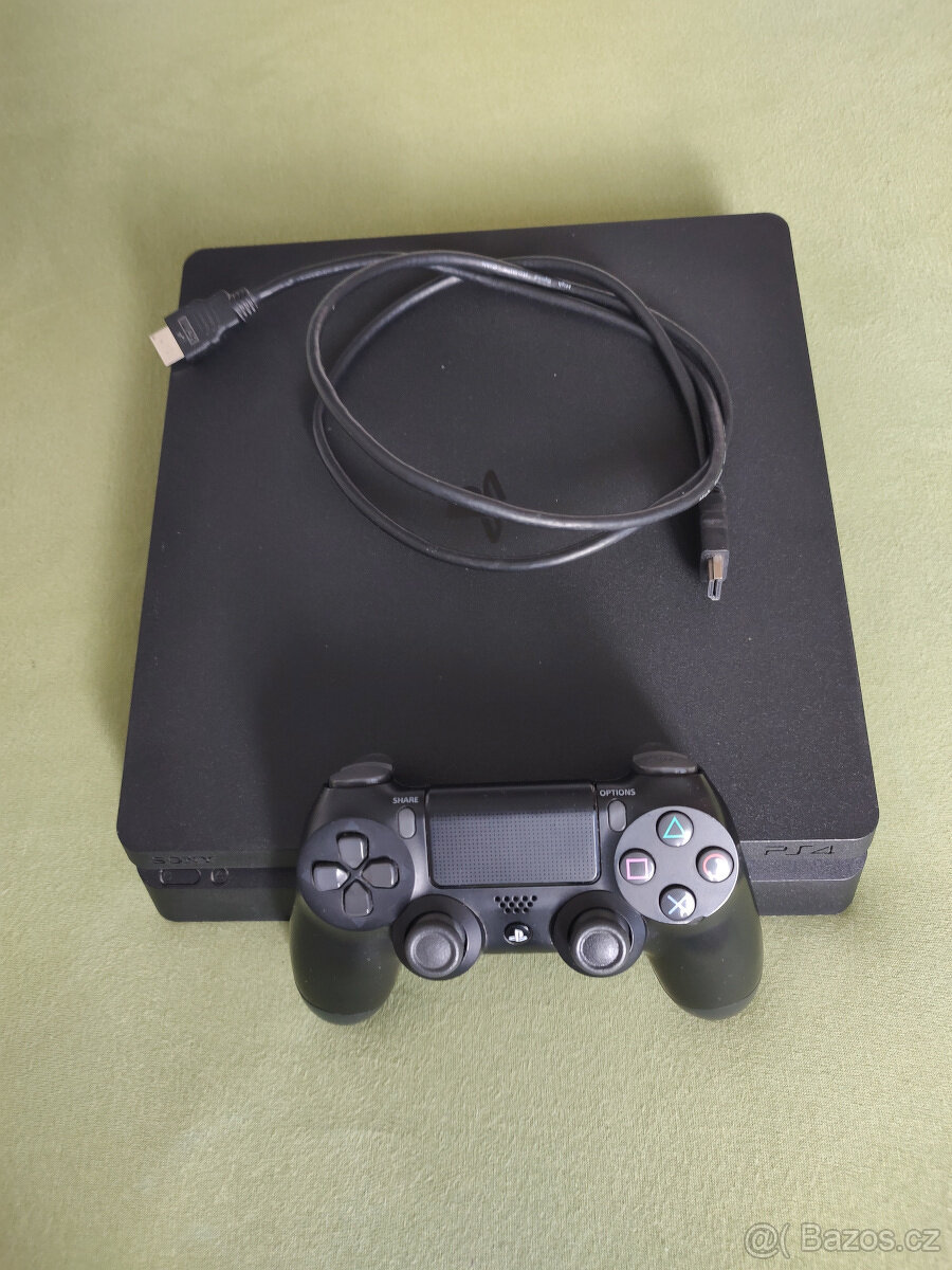PS4 Slim 500GB s ovladačem, libovolné hry dle výběru