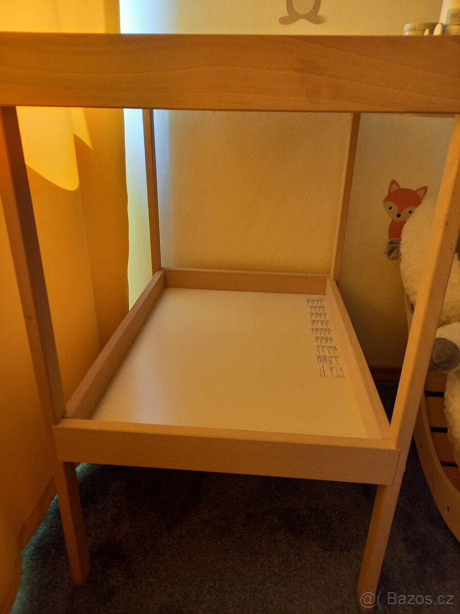Přebalovací pult IKEA