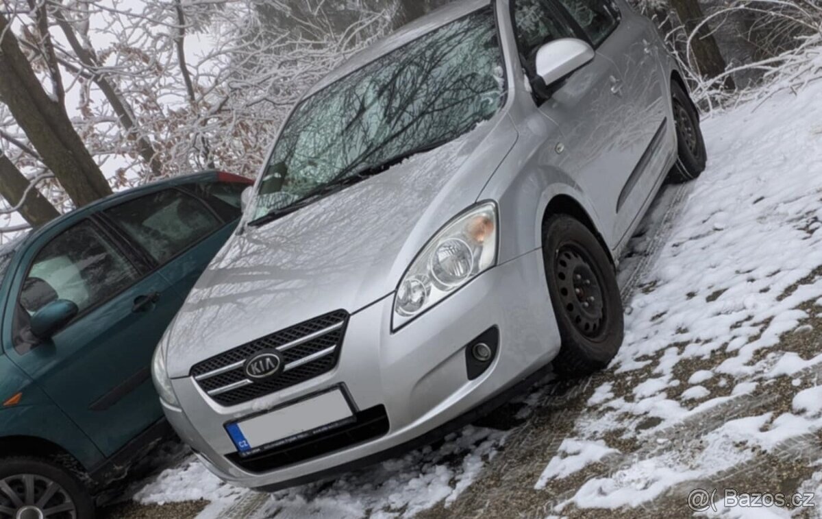 Kia Ceed 2007 Hatchback 80kW 1.4 CVVT stříbrná metalíza