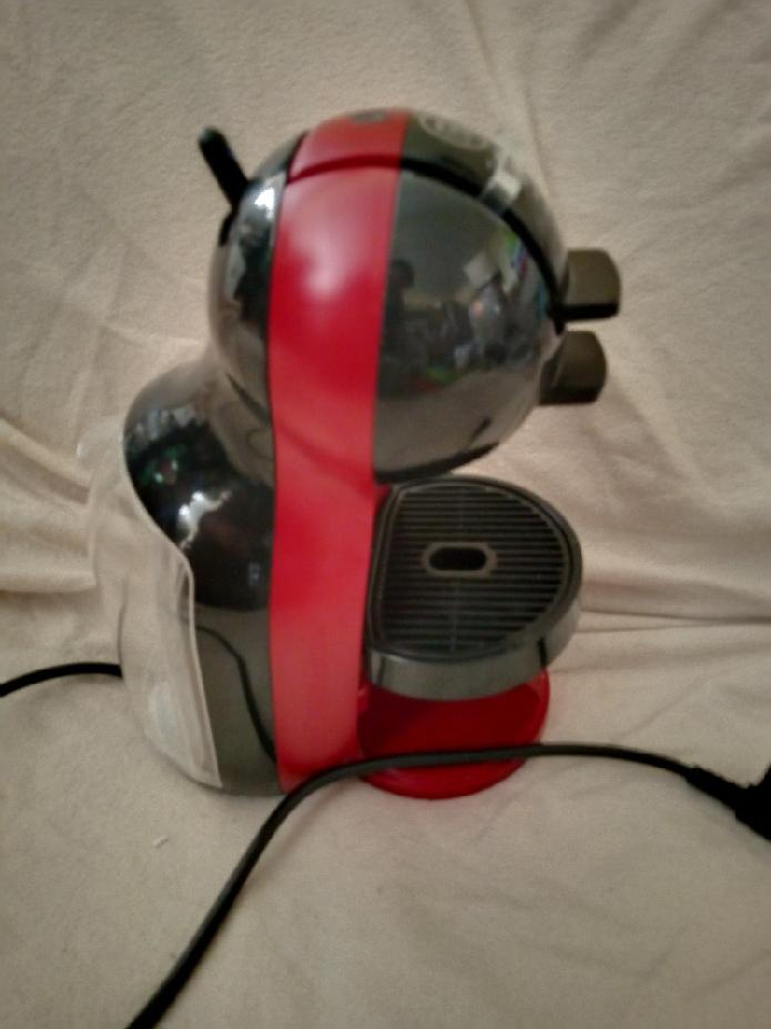 Kávovar na kapsle Krups Dolce Gusto, červený
