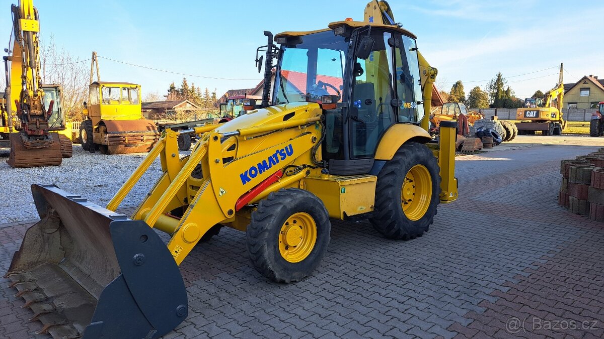 Traktorbagr Komatsu WB93R