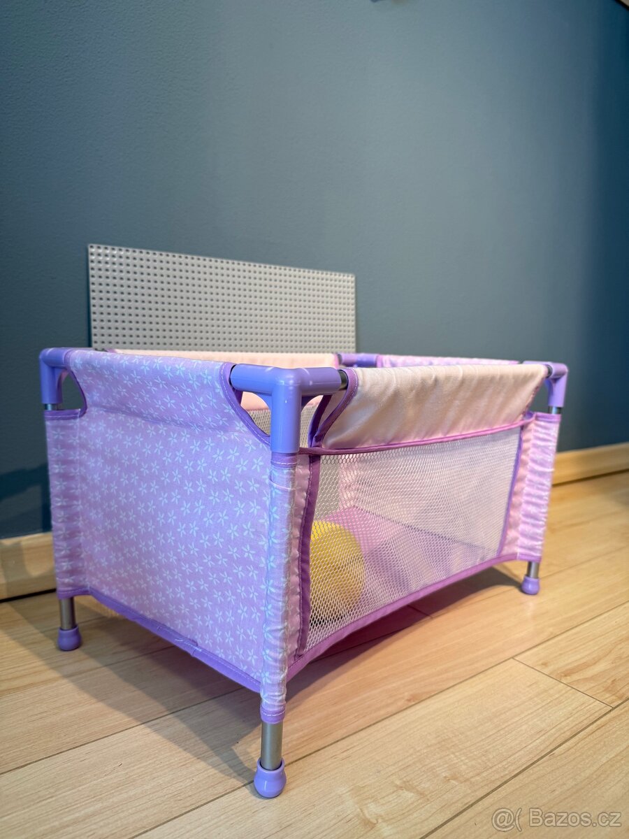 Postýlka pro panenky