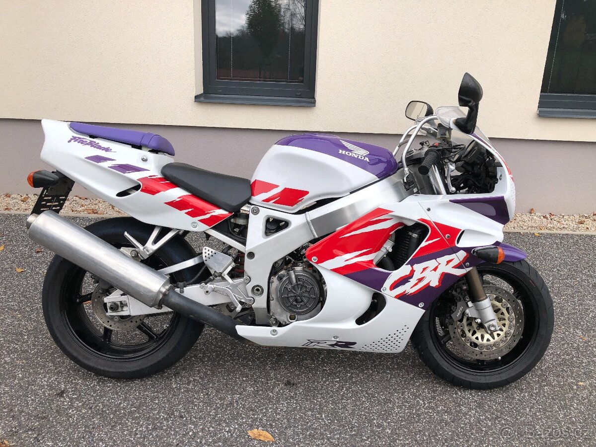 Honda CBR 900 RR, model SC28