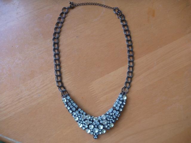 náhrdelníky, náušnice