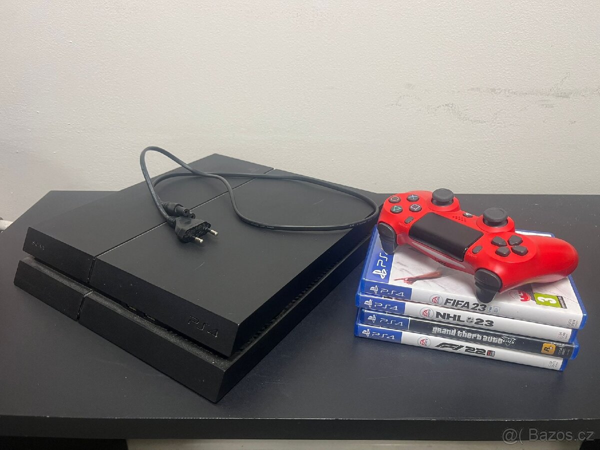 PlayStation 4 + ovladač a hry