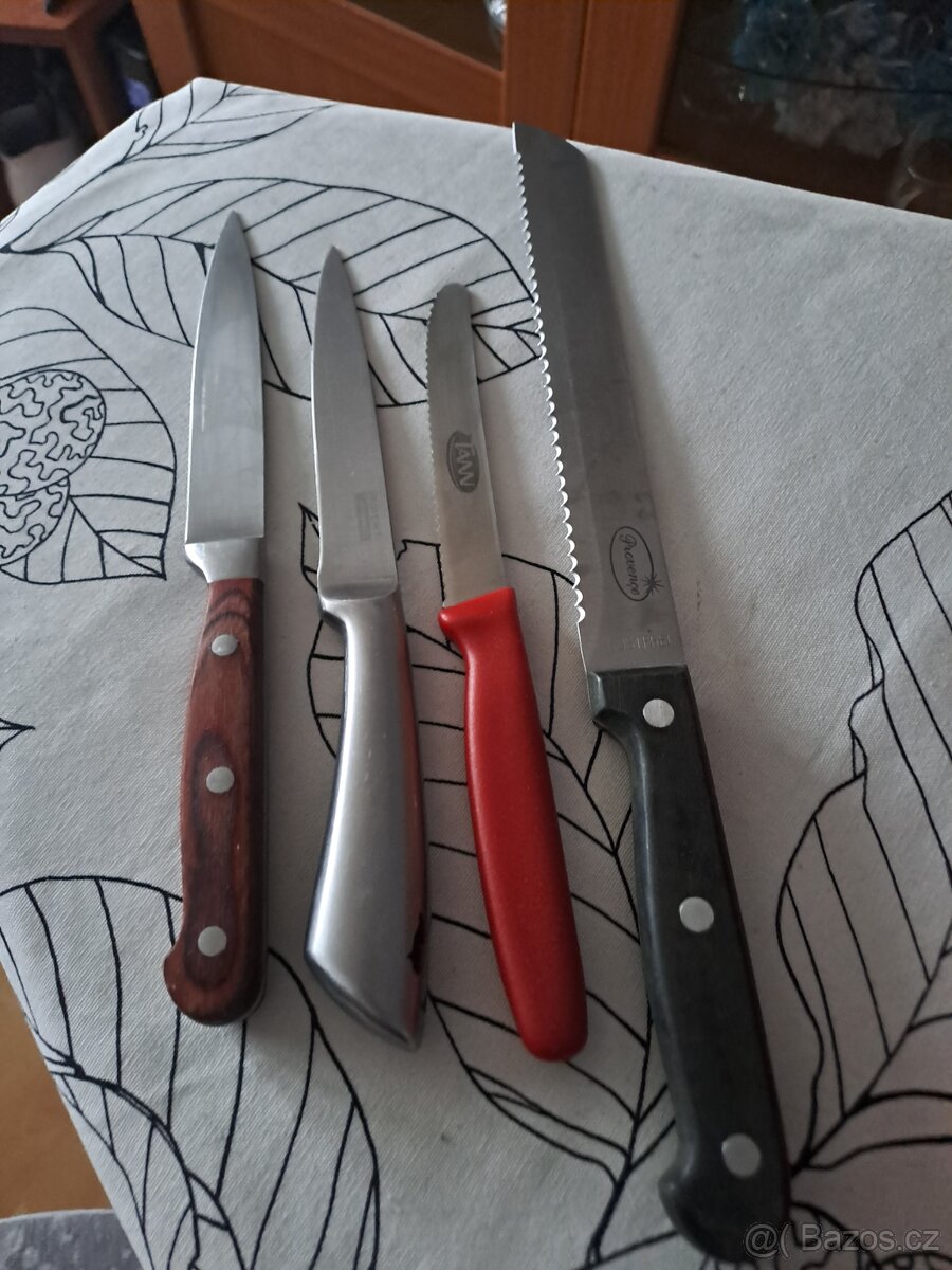 Nože 4 ks