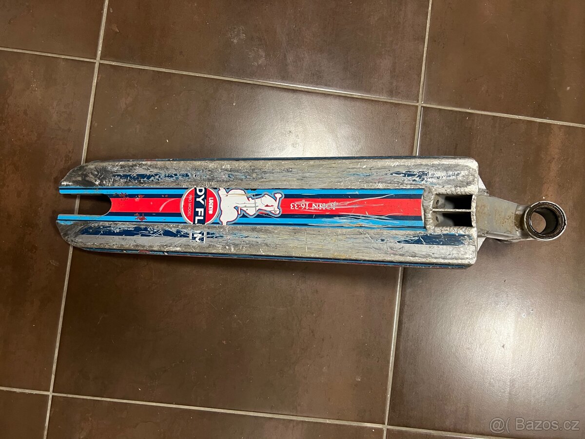 Deska Lucky Cody flom