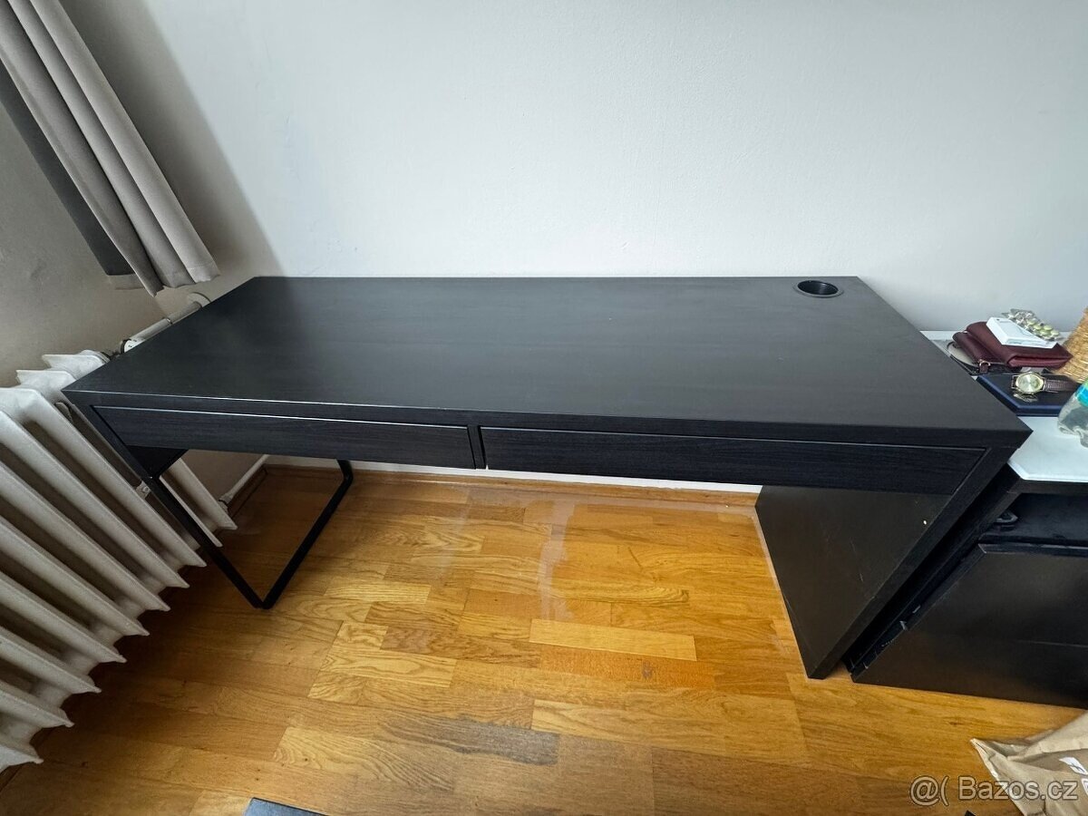 Psací stůl IKEA černý