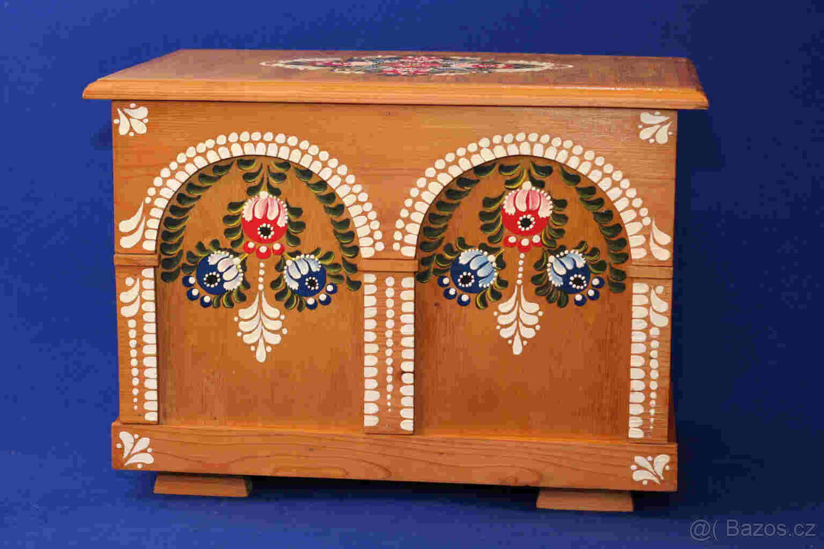 Replika RUSTIKÁLNÍ TRUHLY.