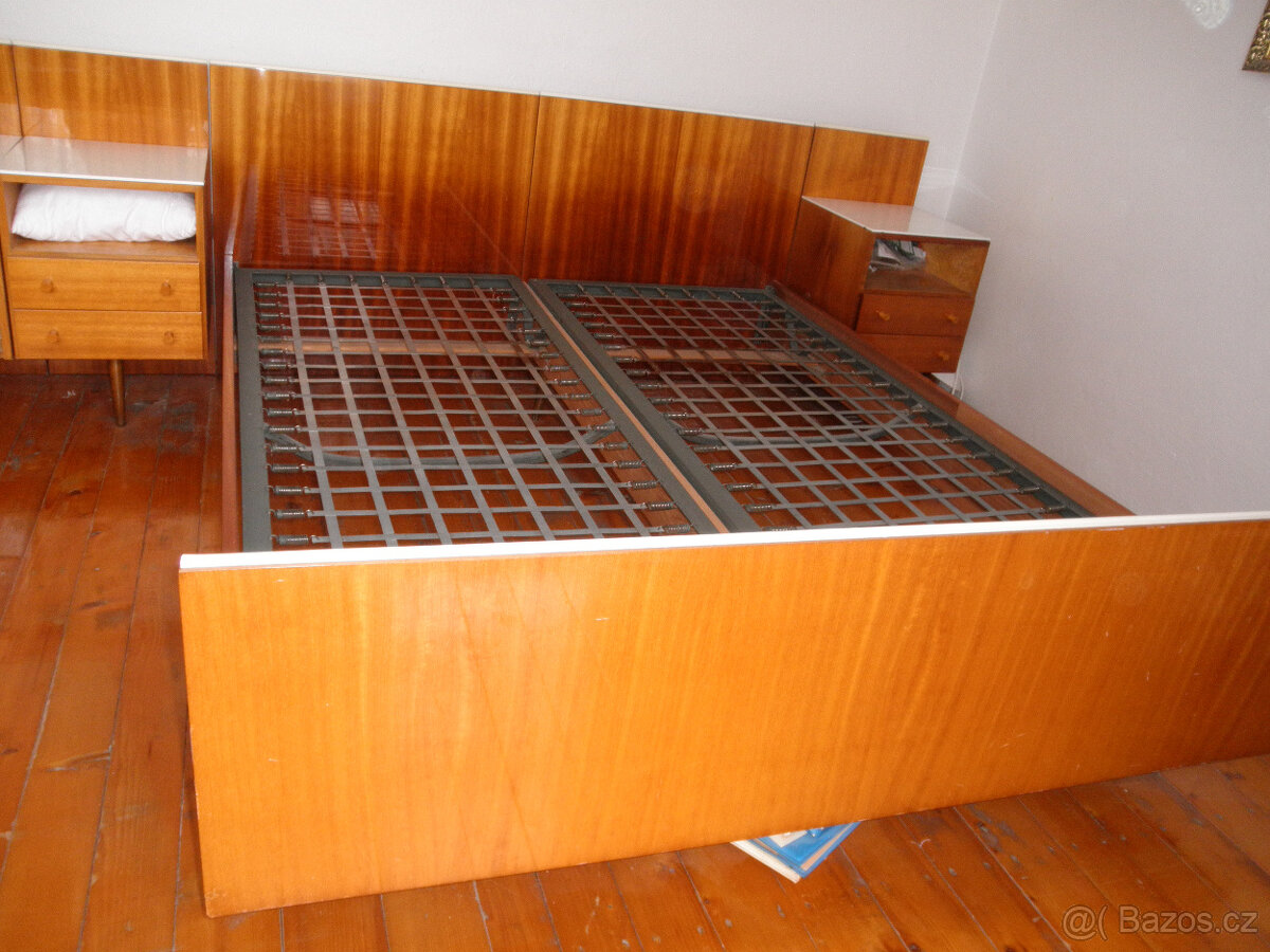 Manželská postel Retro.