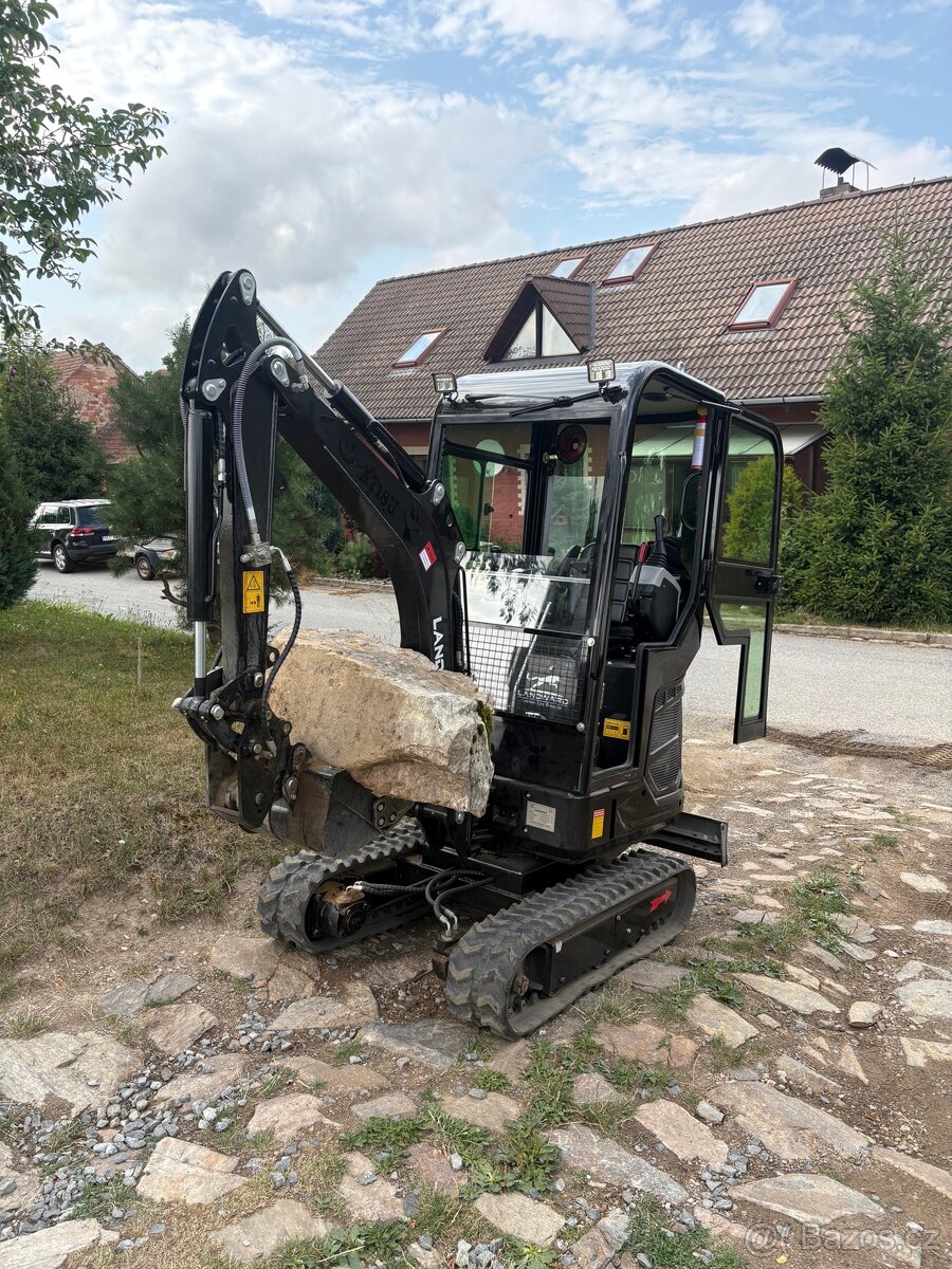 Půjčení minibagrů 2t