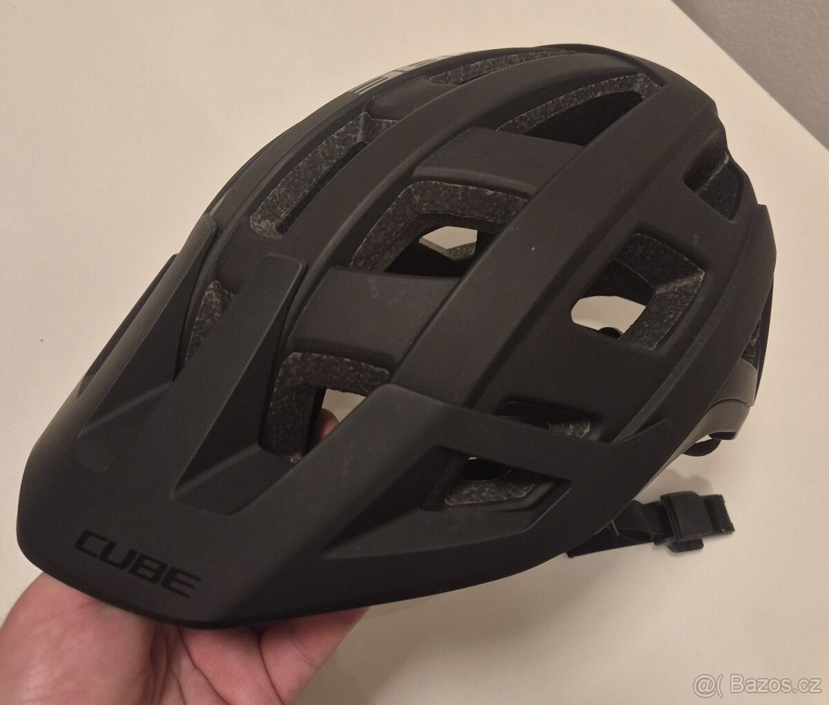 Helma / přilba Cube Badger