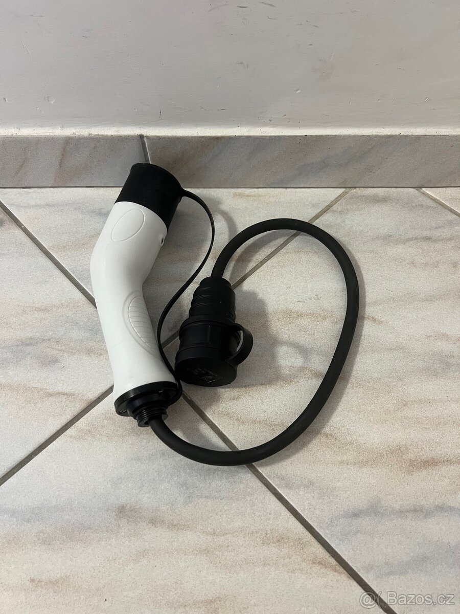 Kabel pro nabíjení z autostanice