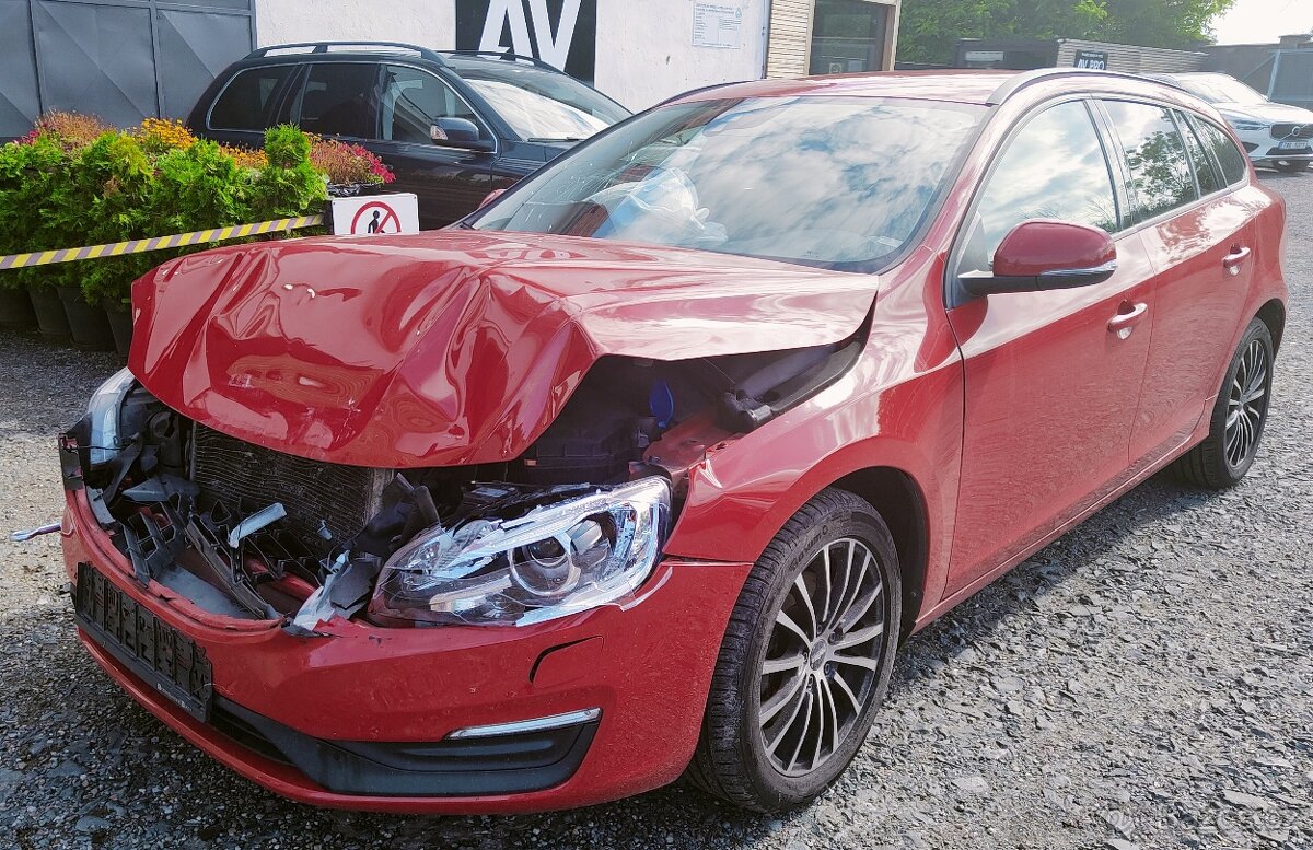 Volvo V60 D3 2,0D 110kw Náhradní díly