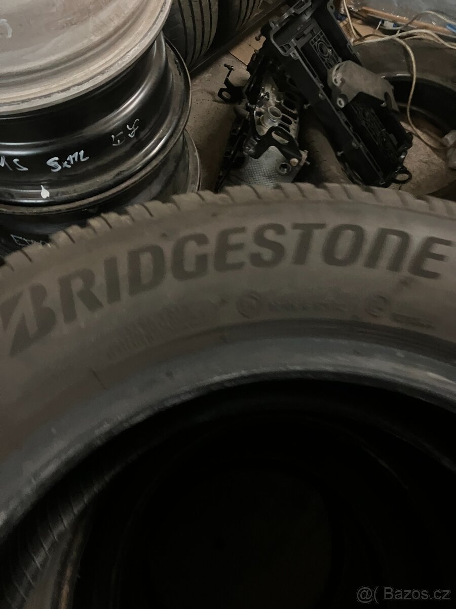Zimní pneu Bridgestone 215/60/16