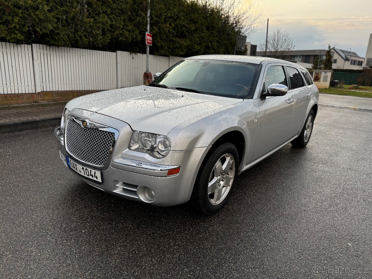 Chrysler 300C 5.7 hemi 250kw -340PS 4x4 - touring, HEZKY KUS