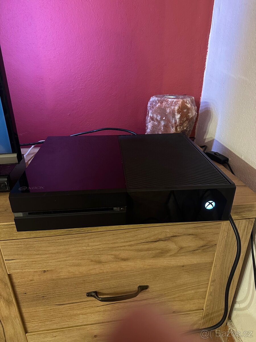 xbox one + 2 ovladače