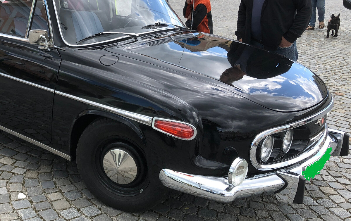 dvě pěkná světla Tatra 603, praga, veterán