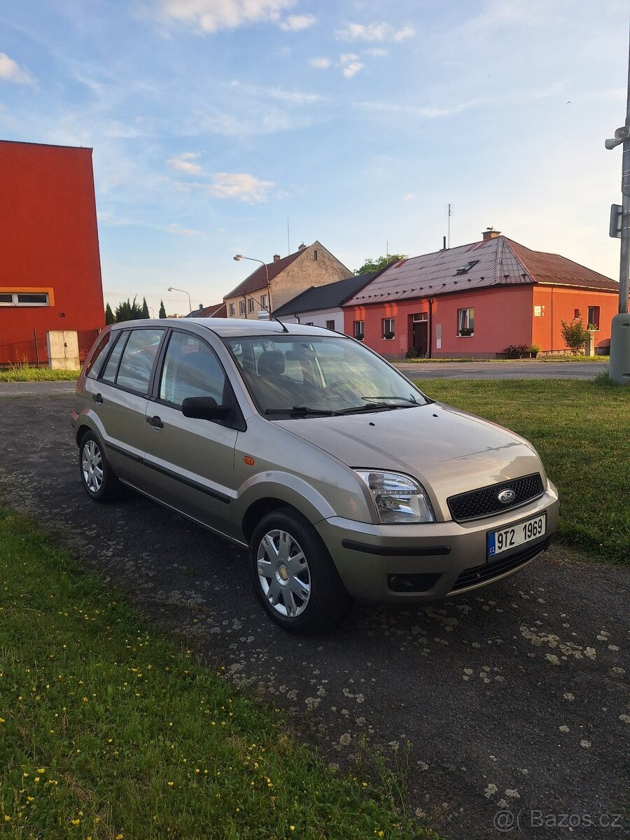 FORD FUSION 1,6i + NOVÁ STK