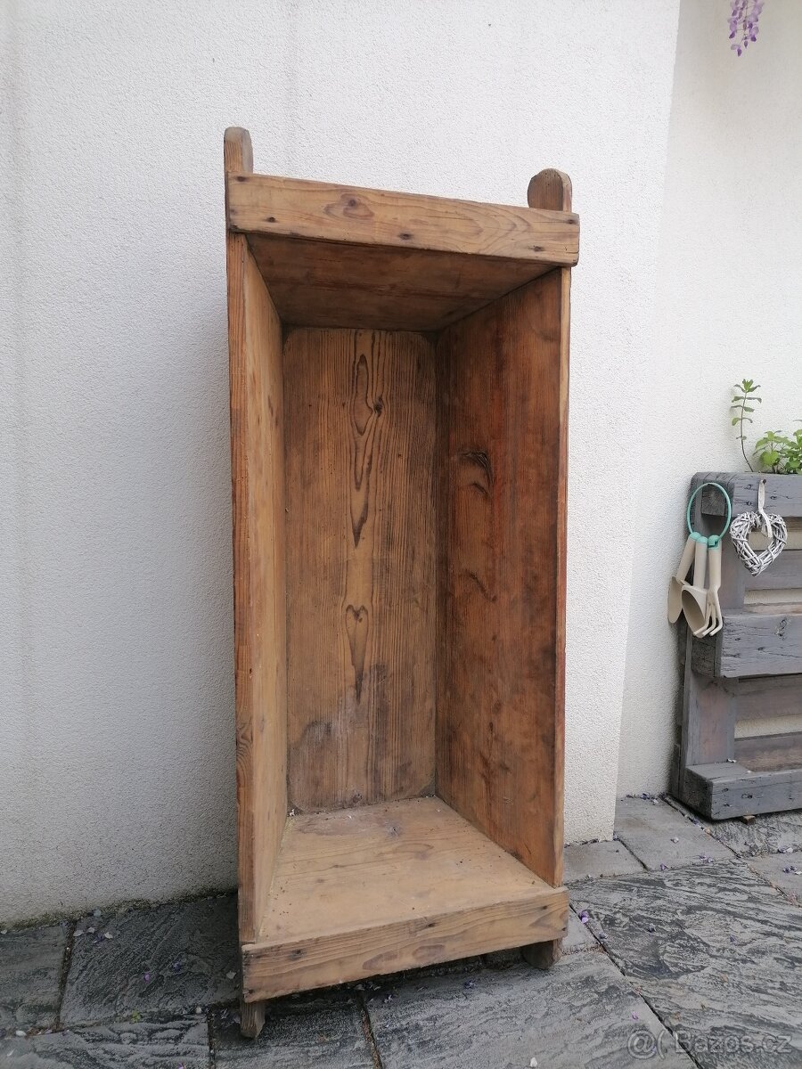 Necky, káď dřevo