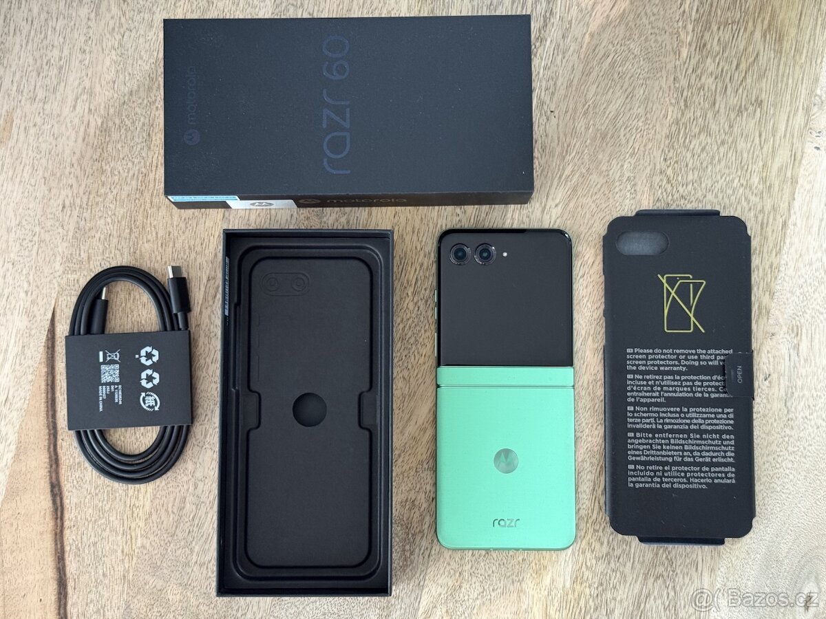 Motorola Razr 60, zelená, 8/256 GB, TOP stav