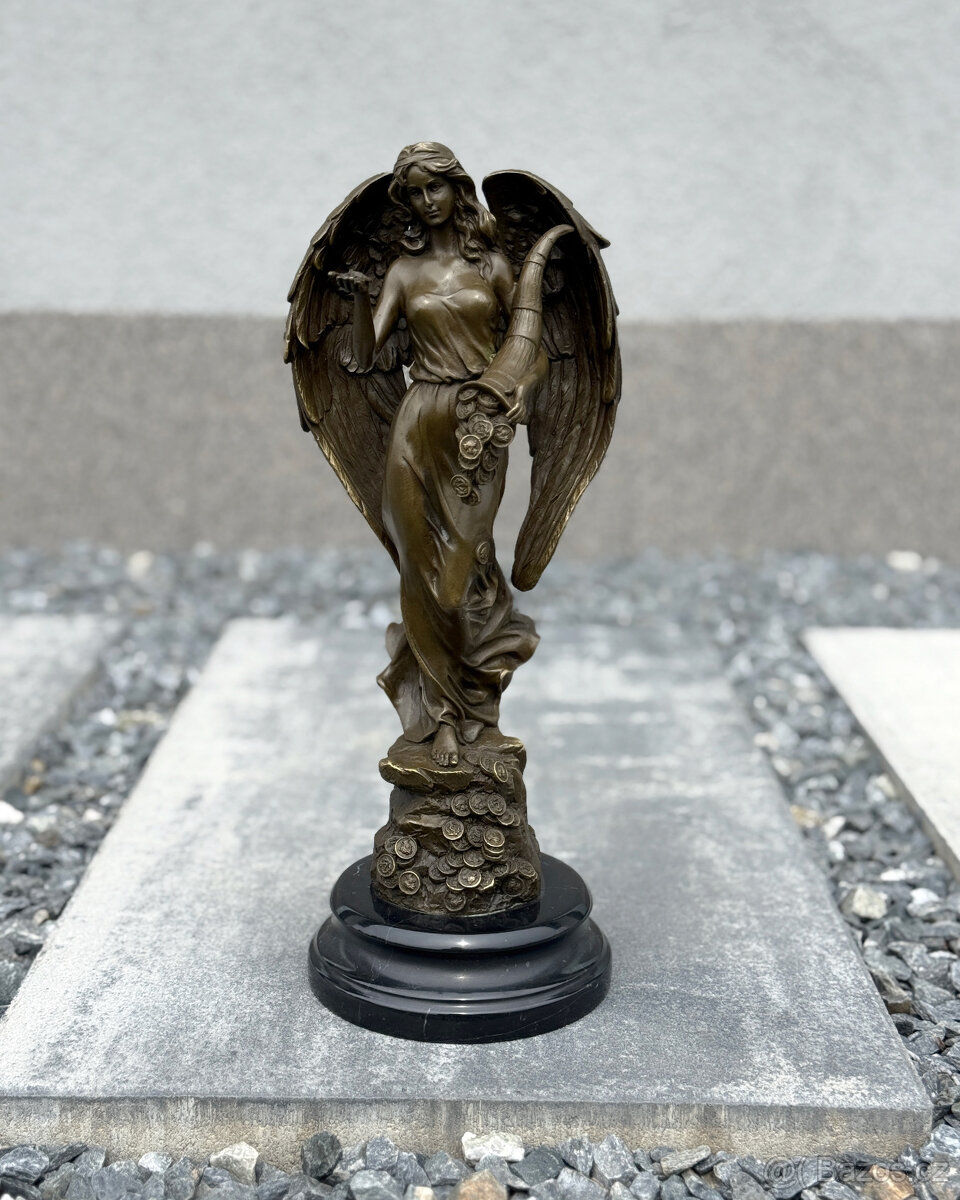 Bronzová socha bohyně Fortuna luxusní soška symbol štěstí