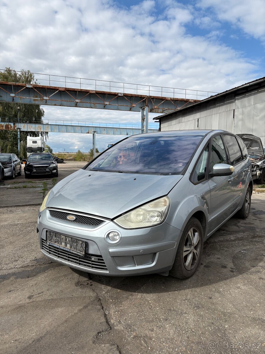 Ford s-max cely vůz po dílech