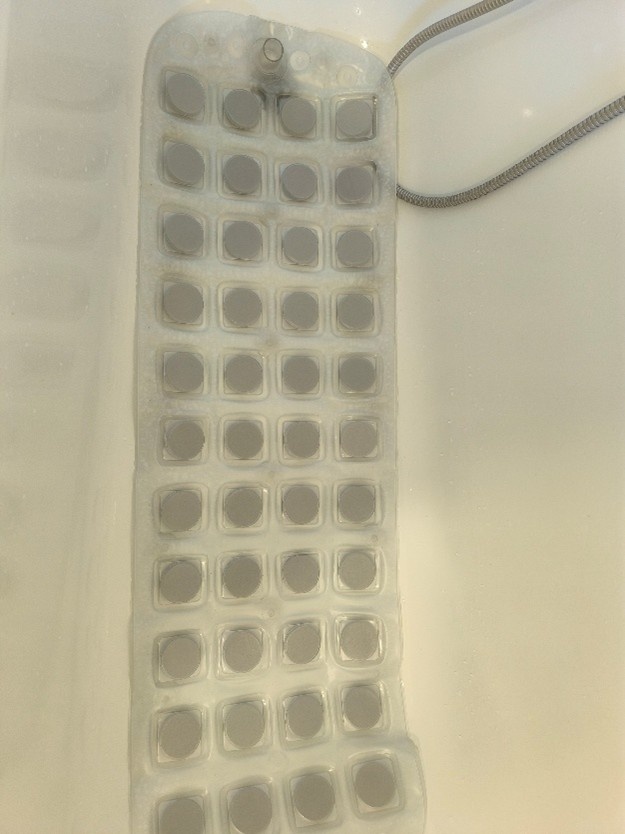 přístroj na perličkovou koupel do vany