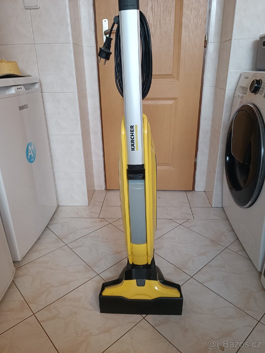 Vysavač a mycí stroj 2 v 1 Karcher