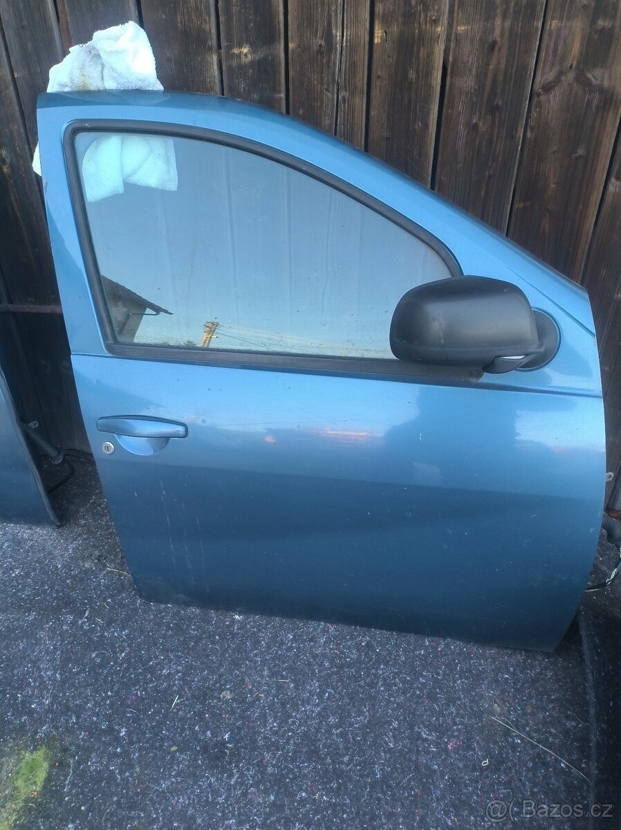 Dacia duster dveře pravé přední i zadní 2010-2018