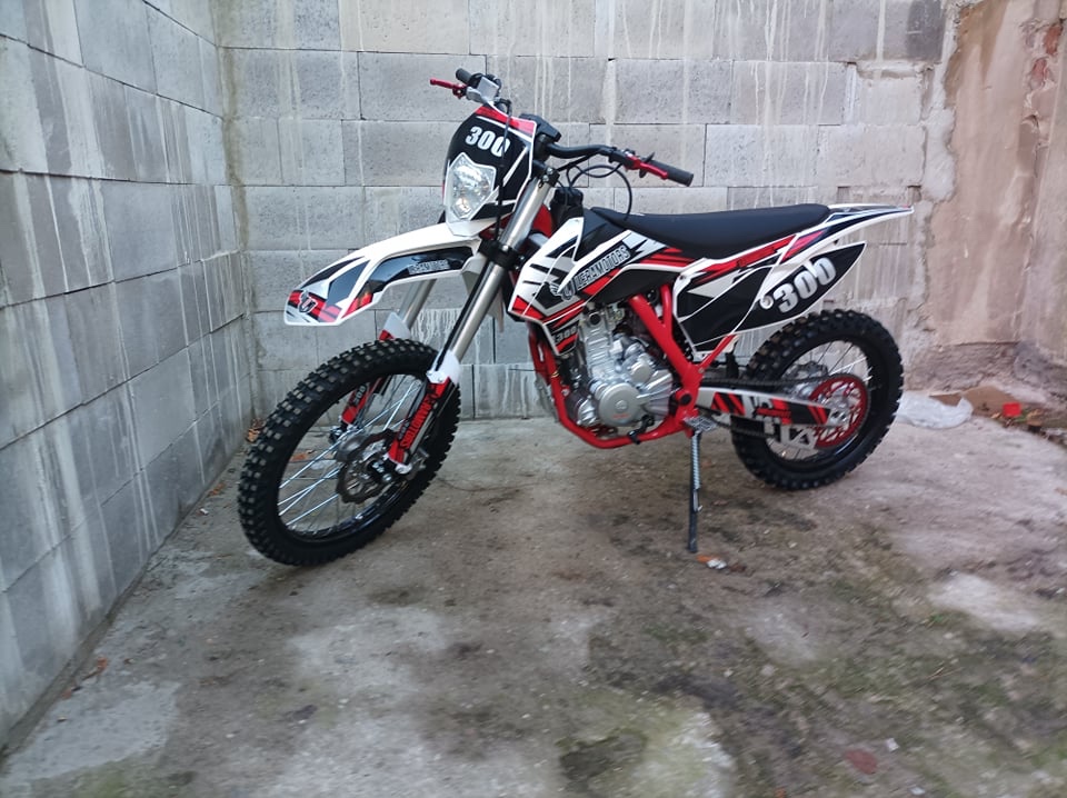 Pitbike Leramotors Killer PRO 300cc H2O – červená