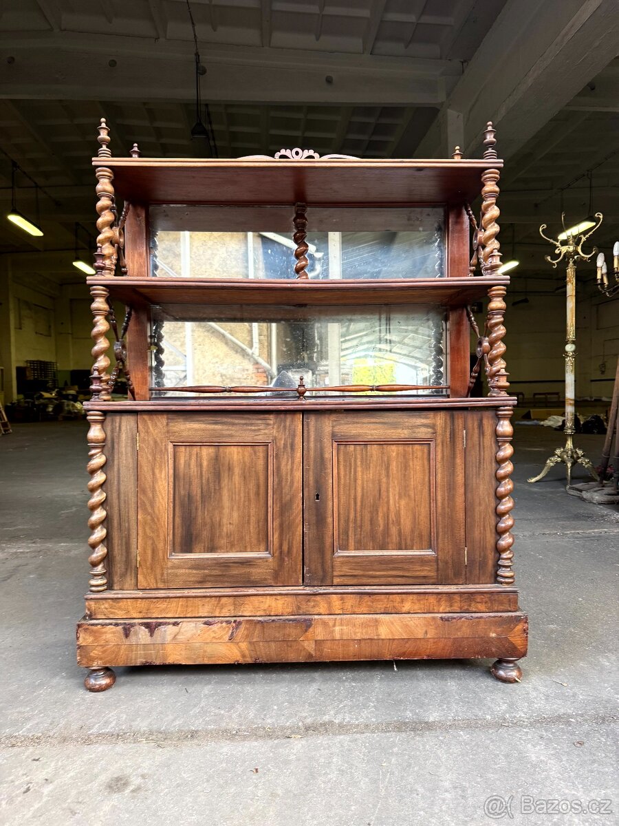 Starožitná komoda s policí (132024)