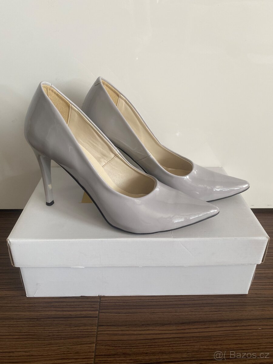 LAKOVANÉ LODIČKY NA TENKÉM PODPATKU vel.38