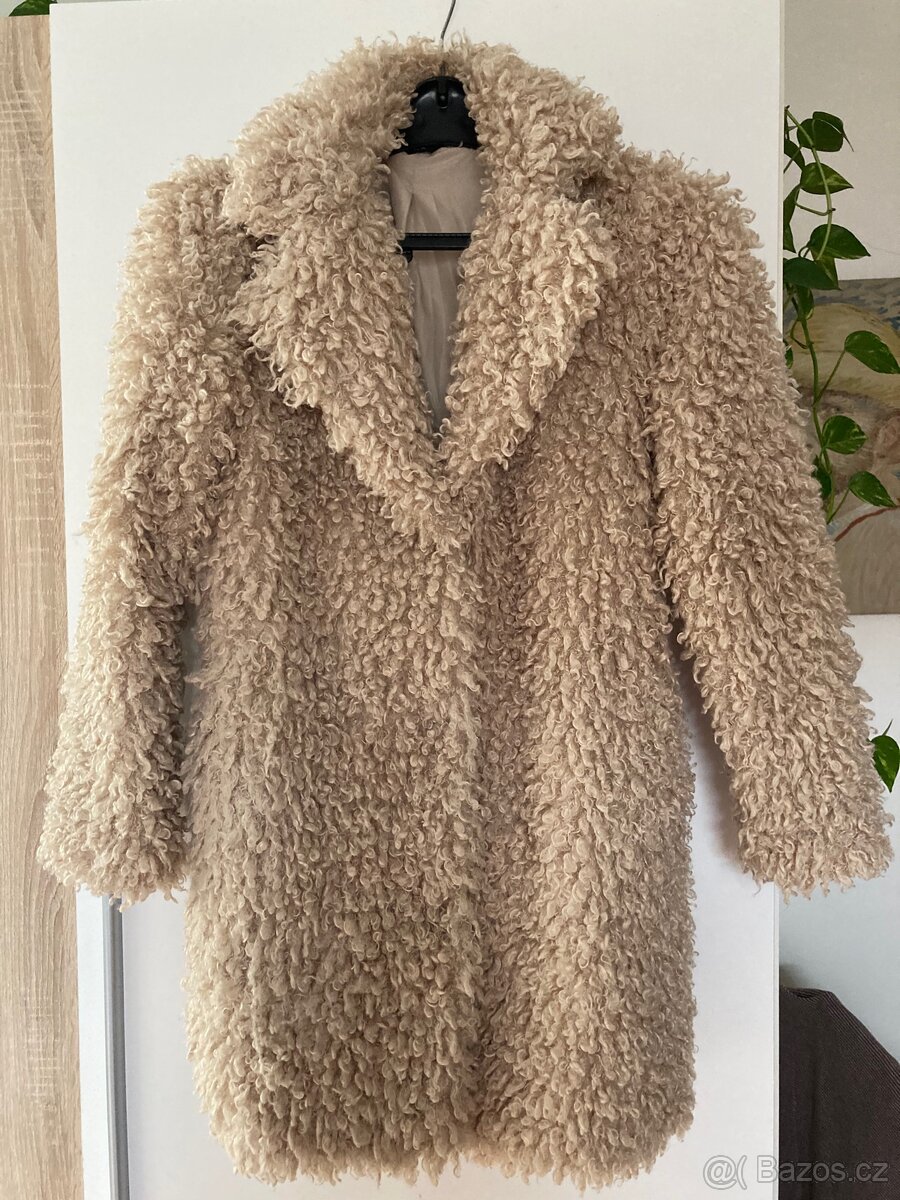 Plyšový kabát M&Co vel. S