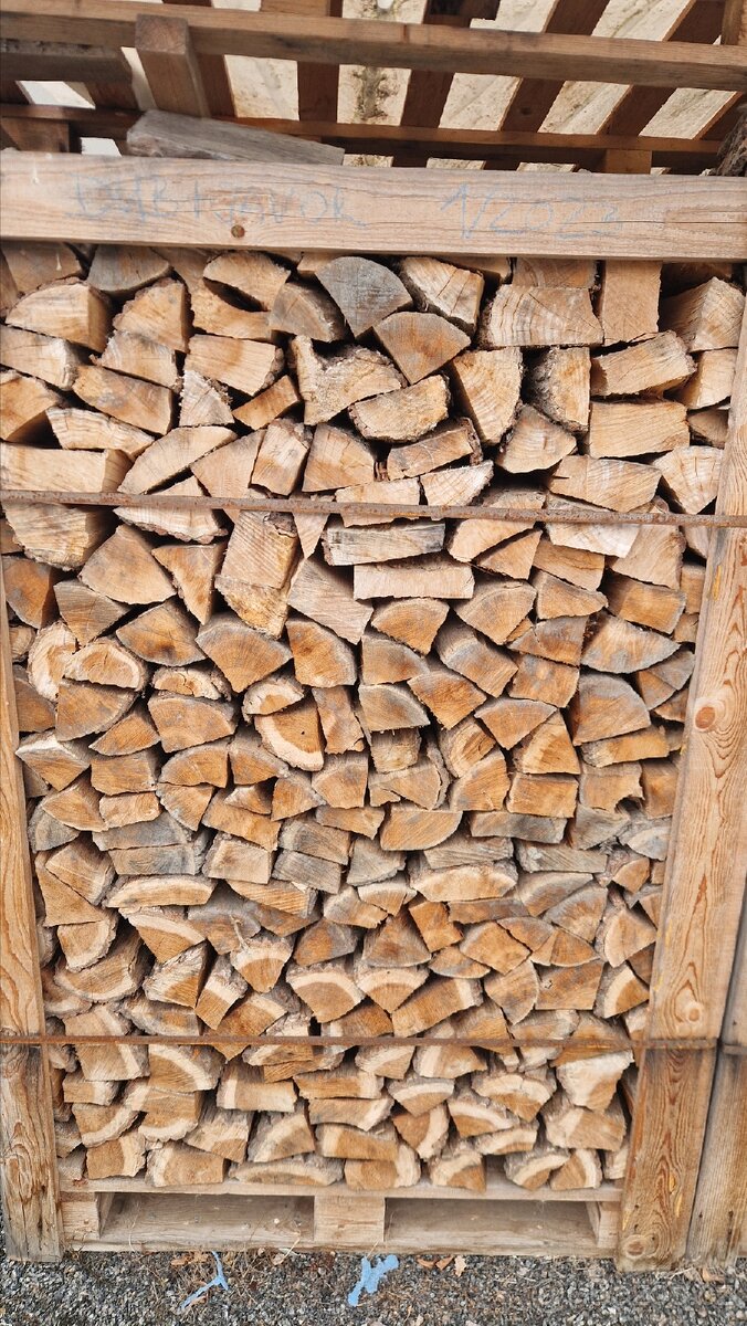 SUCHÉ PALIVOVÉ DŘEVO