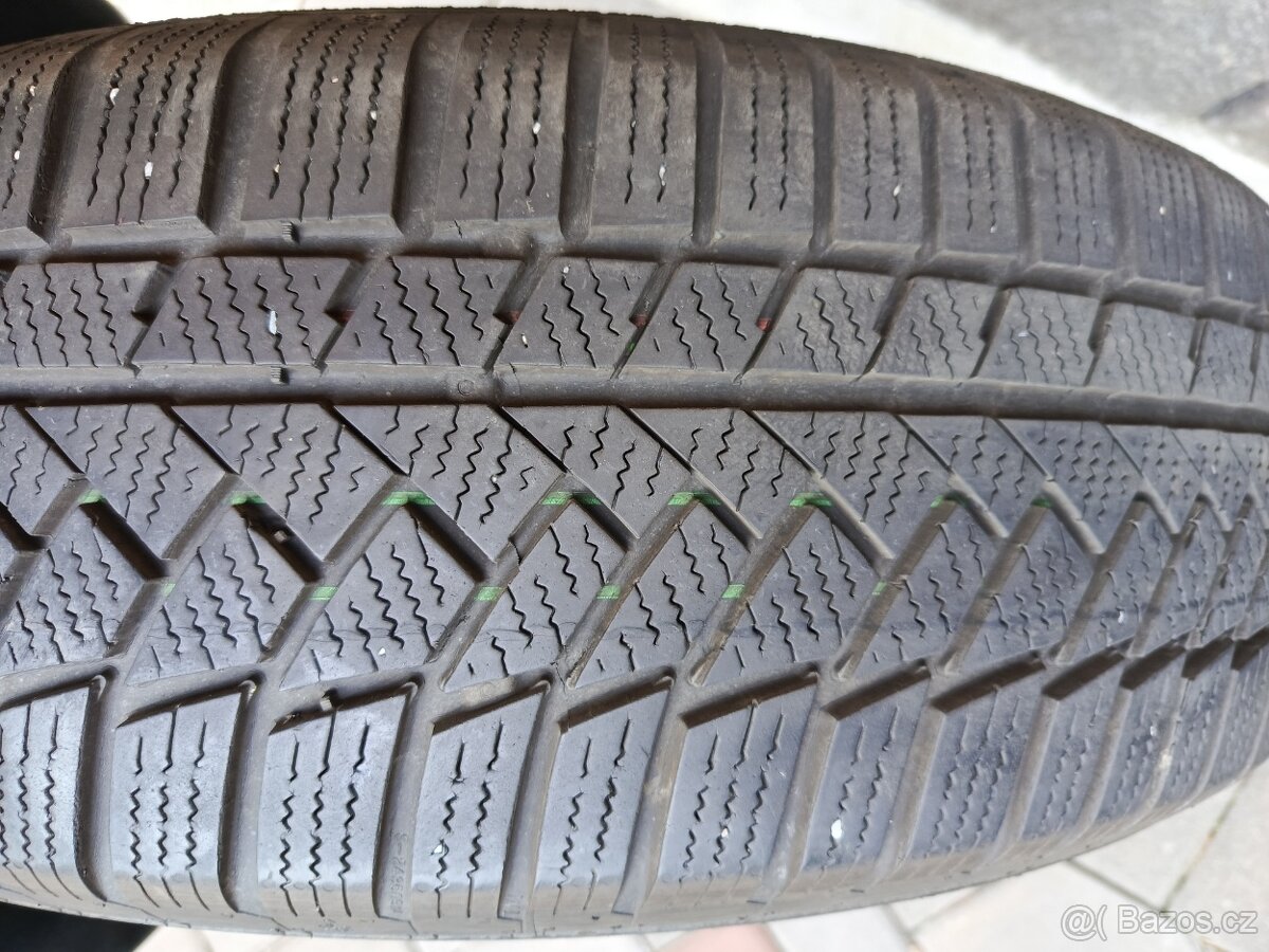 Pneu zimní 215/65R17