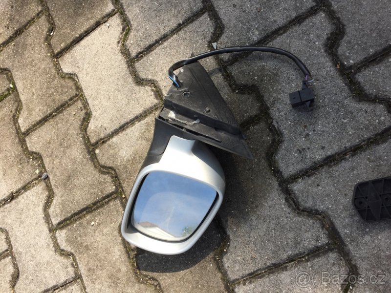 zrcátko passat superb pravé