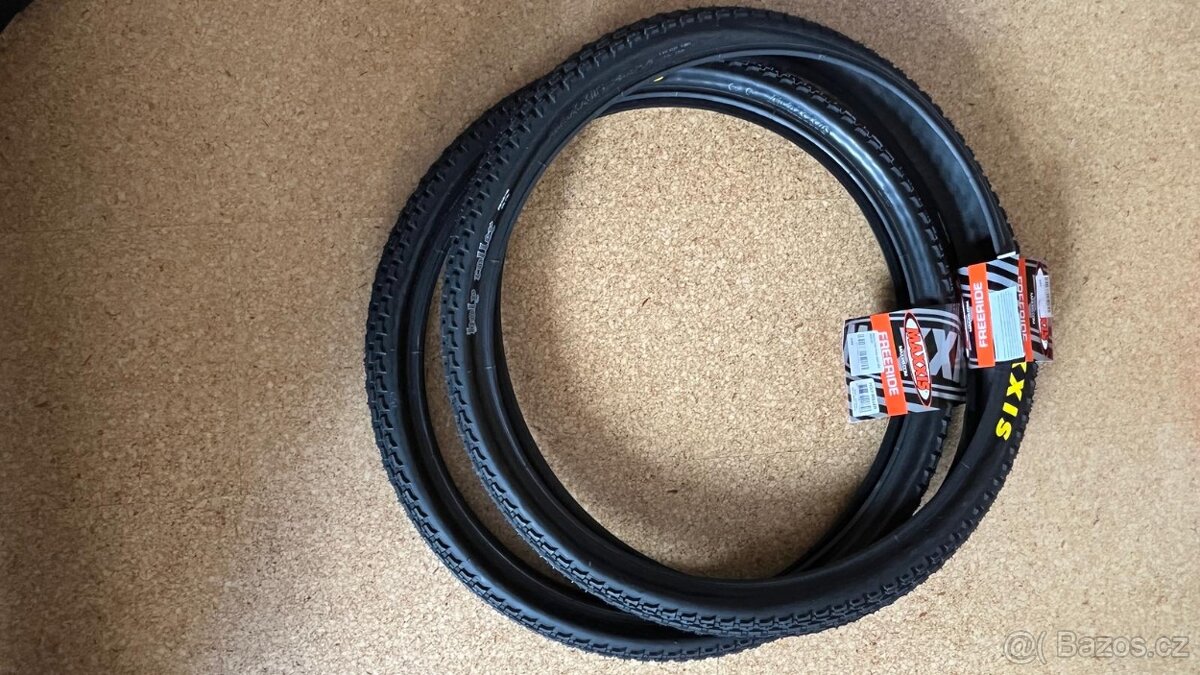 Plášť MAXXIS Holy roller 26x2.40