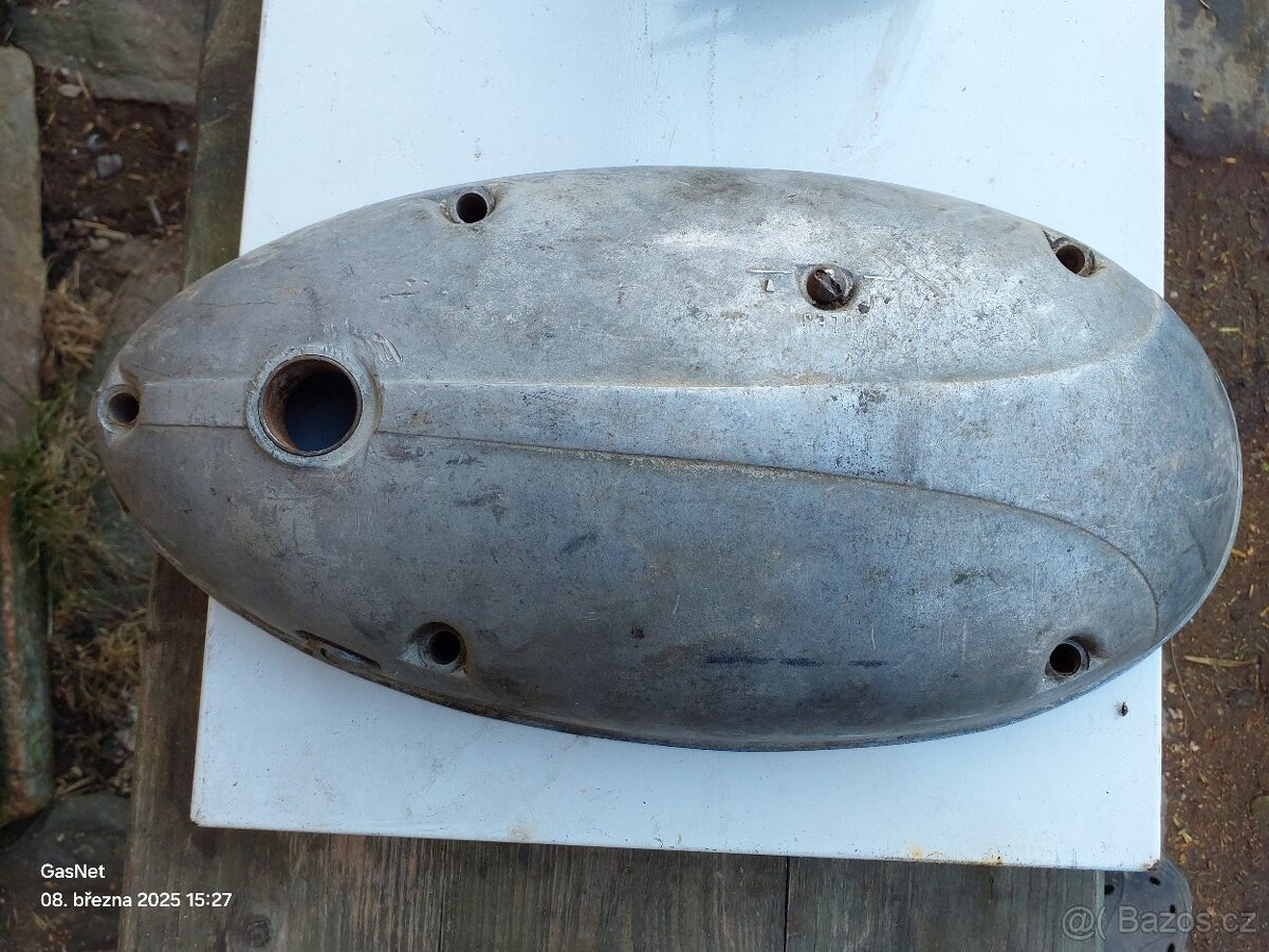Kryt motoru Jawa 250 pérák